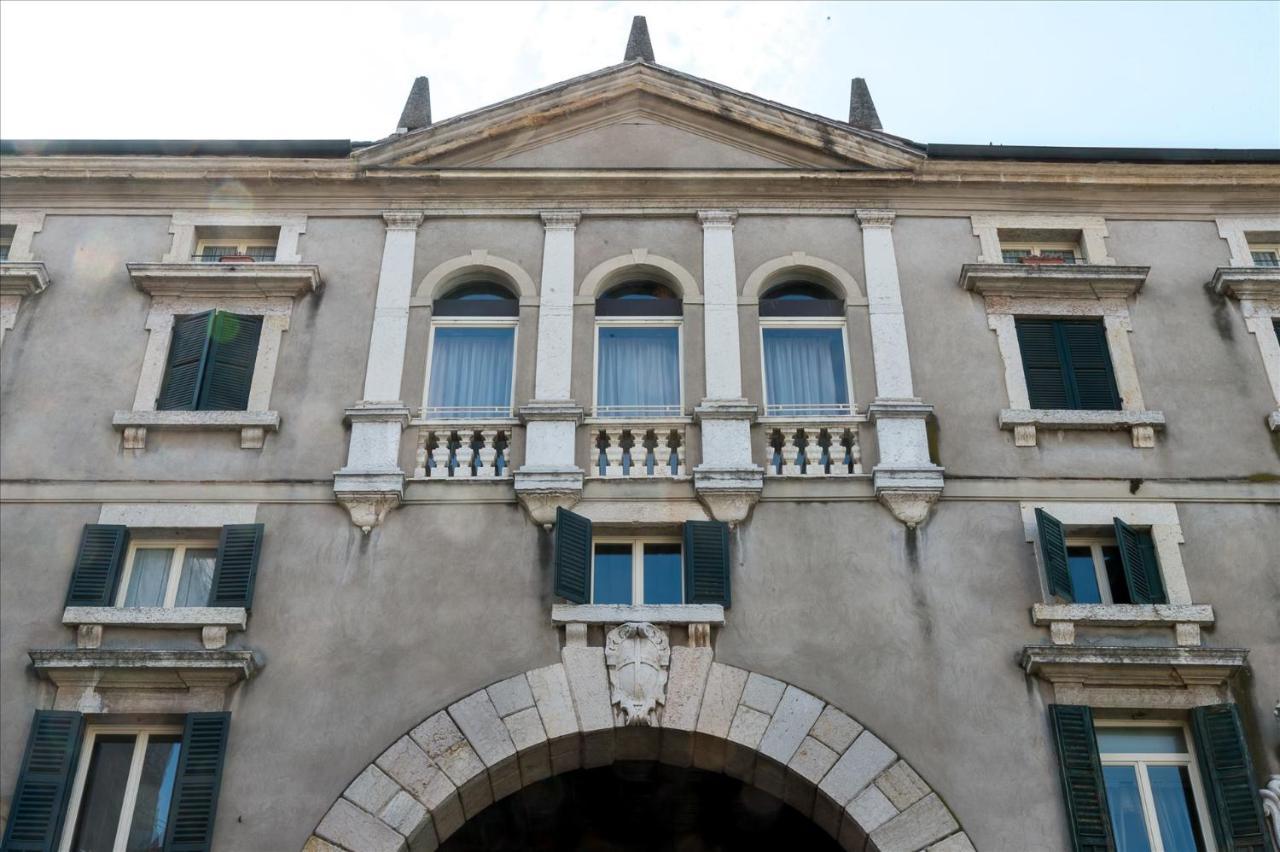 Domus Nova Palace - Italian Homing Verona Bagian luar foto