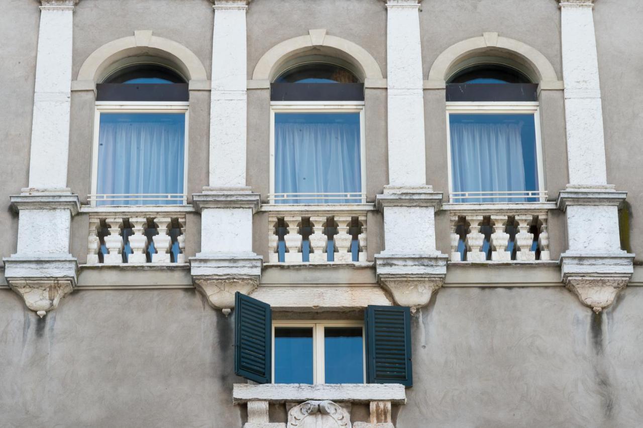 Domus Nova Palace - Italian Homing Verona Bagian luar foto